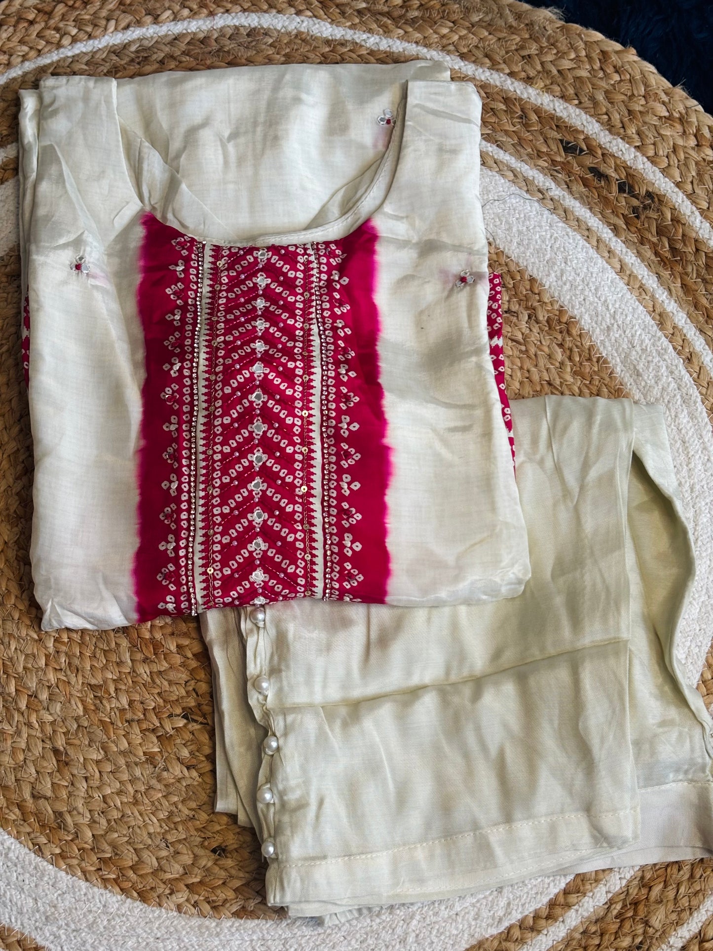 “Badhani” rich look pure crape silk suit 💜