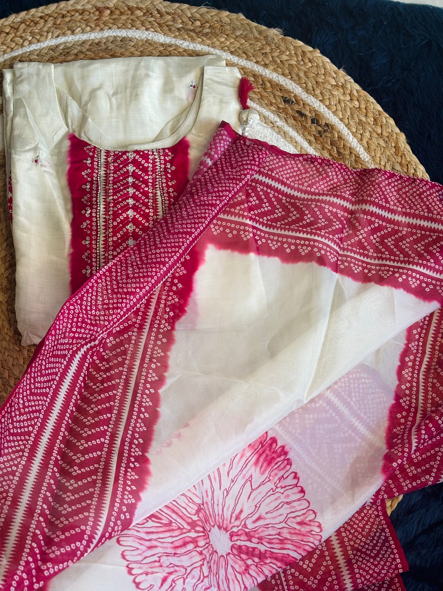 “Badhani” rich look pure crape silk suit 💜