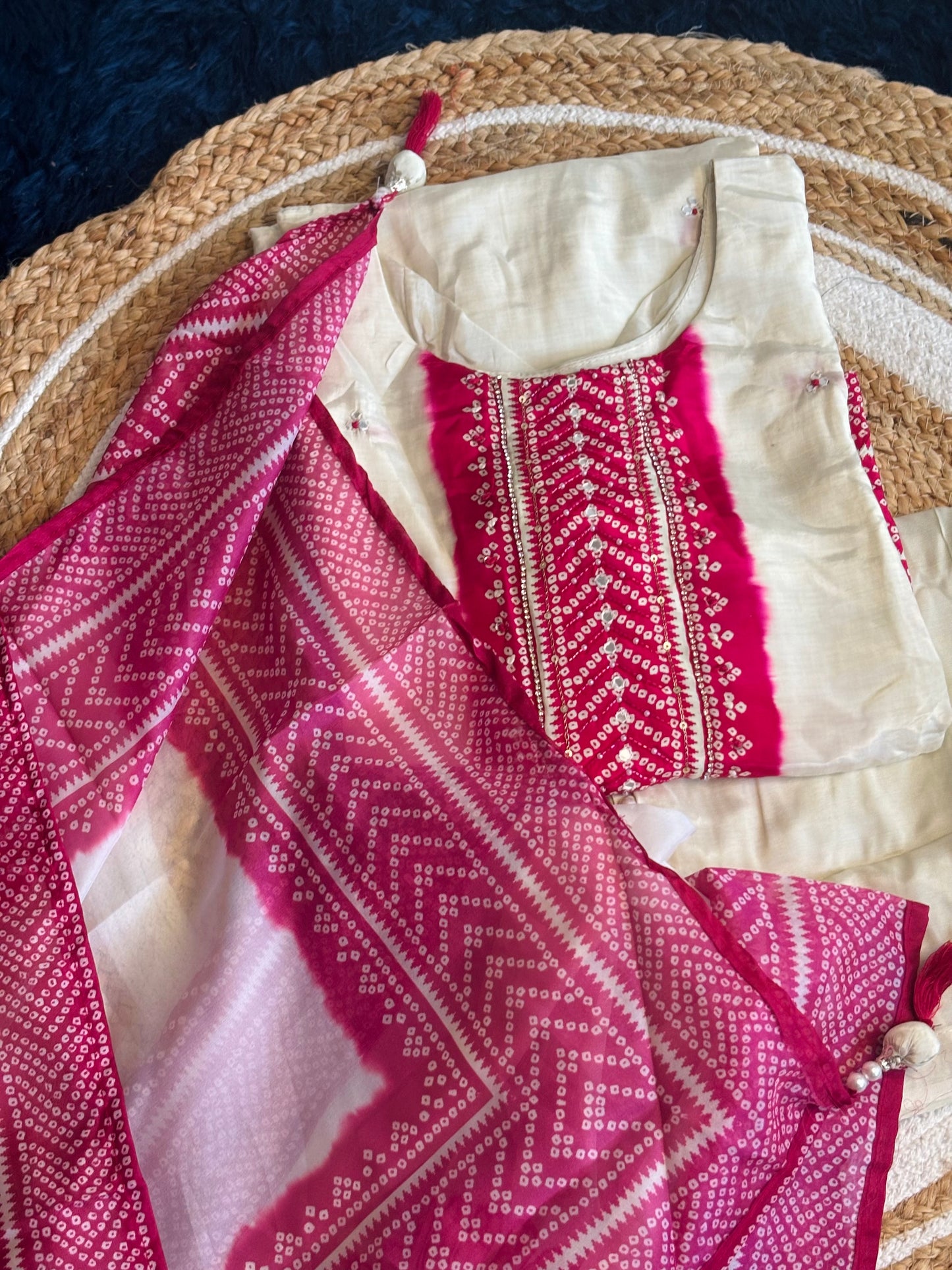 “Badhani” rich look pure crape silk suit 💜