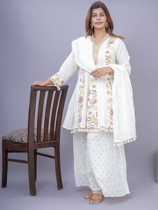 “Chahat” Sharara Set 🤍💜