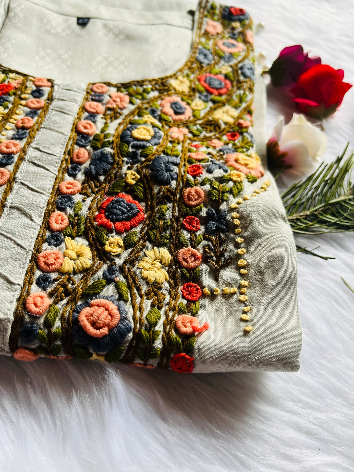 Comfort your summer with this chic kurti