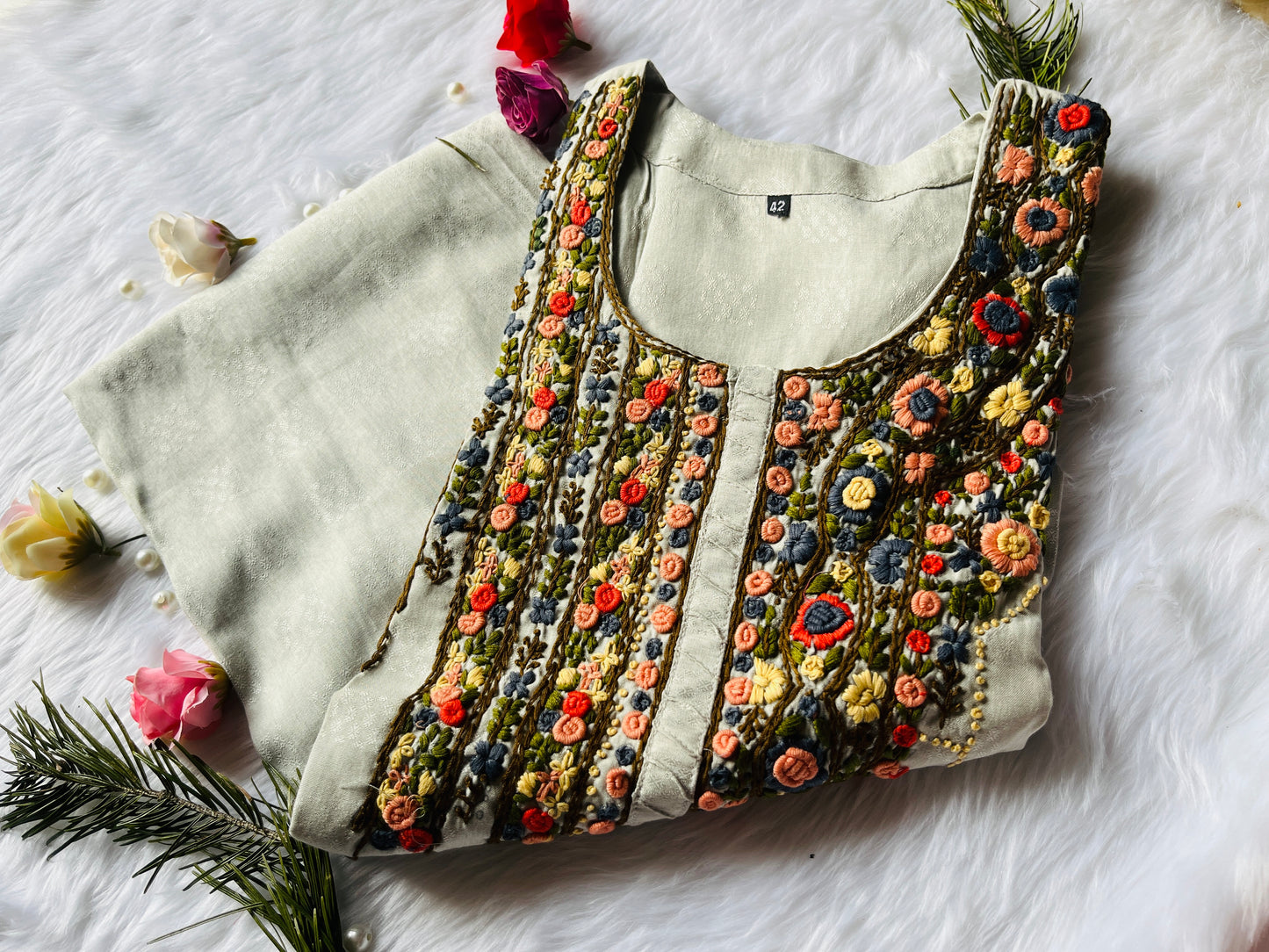 Comfort your summer with this chic kurti