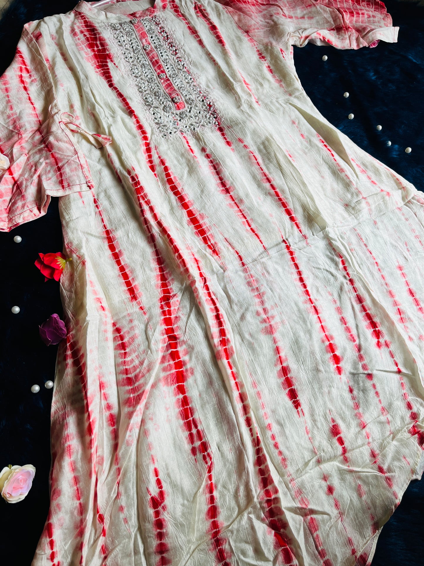 Tie - Die with elegant hand mirror work on neck kurti pant set !